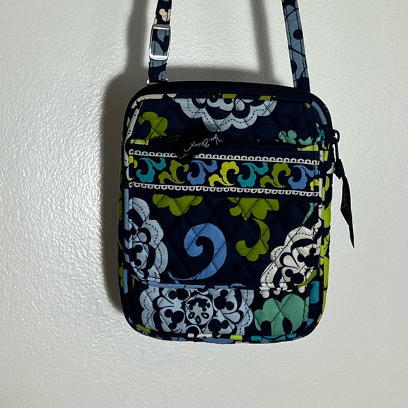 NWOT Disney Parks edition Vera Bradley mini hipster cross body - Picture 1 of 4